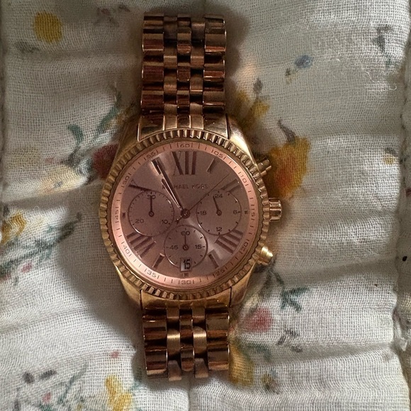 Michael Kors Rose Gold Watch - Picture 1 of 4